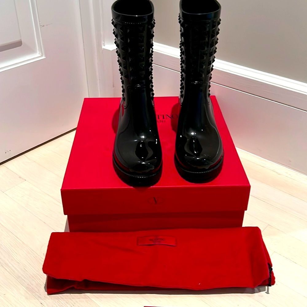 Valentino Garavani Rockstud Rain Boots Black Size 37 / US 7